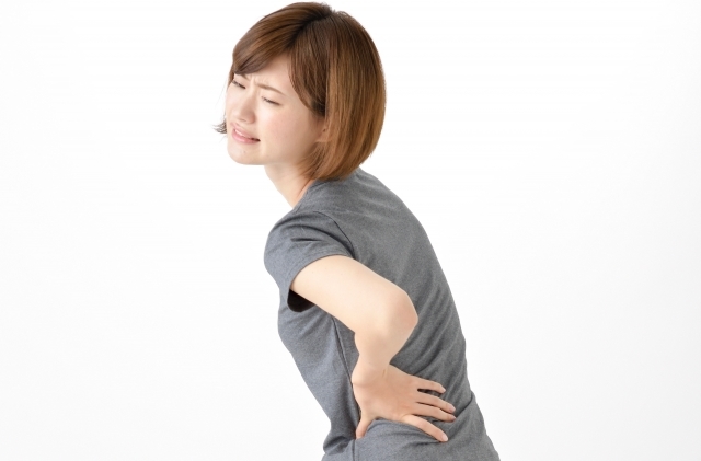 腰痛の原因は股関節？股関節腰痛のチェック法・解消ストレッチも紹介